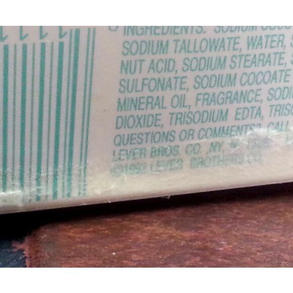 ‎Light Caress 1993 Lever Bar Soap Vintage - Picture 2 of 2